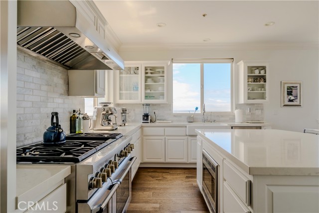 300 19TH Street, Manhattan Beach CA: https://media.crmls.org/medias/928aac36-395b-46fe-af6b-58f874a78be5.jpg