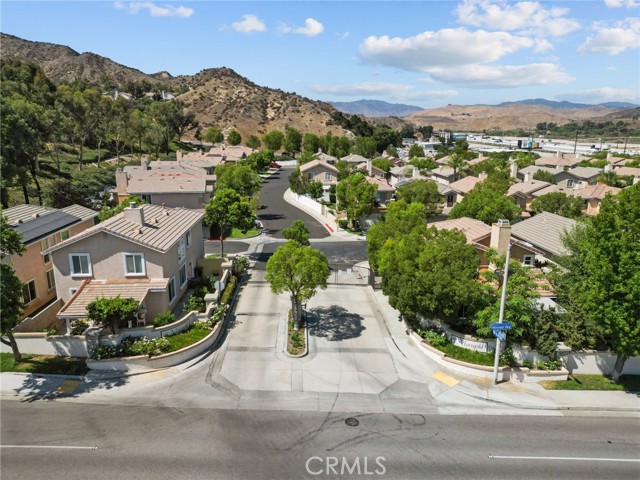 27606 Primrose Lane, Castaic CA: https://media.crmls.org/medias/928af77b-8621-47bf-bae5-78eef5d16908.jpg