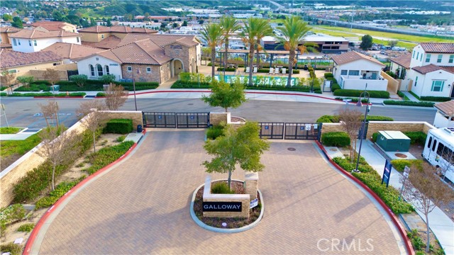 Detail Gallery Image 29 of 31 For 20525 Martingale, Saugus,  CA 91350 - 3 Beds | 3 Baths