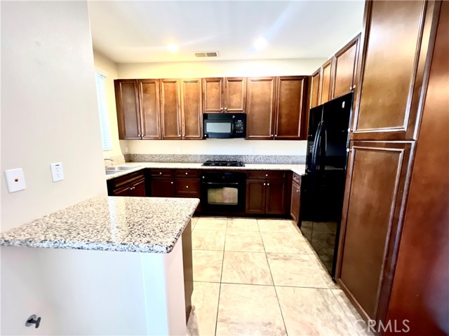 Detail Gallery Image 13 of 35 For 30505 Canyon Hills Rd #2305,  Lake Elsinore,  CA 92532 - 2 Beds | 2/1 Baths