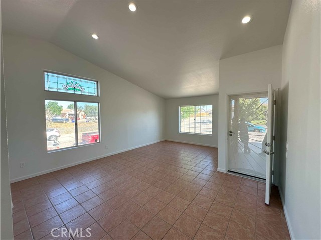 Detail Gallery Image 6 of 26 For 11390 Addison St, Adelanto,  CA 92301 - 3 Beds | 2 Baths