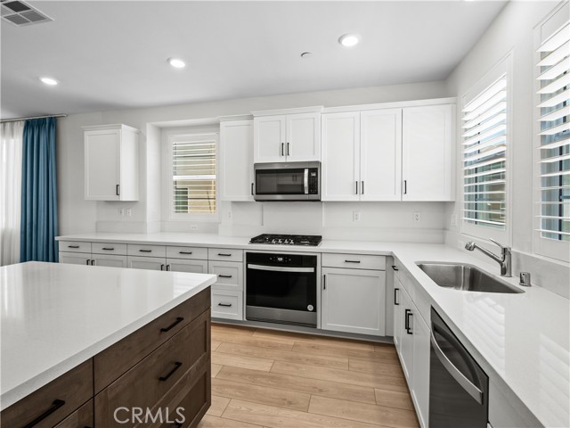 27148 Valley Oak Place, Valencia CA: https://media.crmls.org/medias/928b9051-87b9-46e6-9a0a-7daae121550c.jpg