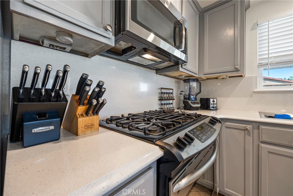 MLS #OC25274170 image #23