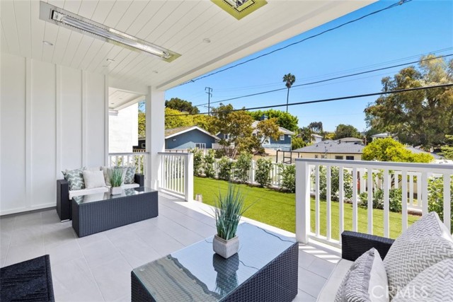3002 Laurel Avenue, Manhattan Beach, California 90266, 5 Bedrooms Bedrooms, ,5 BathroomsBathrooms,Residential,Sold,Laurel,SB22092750