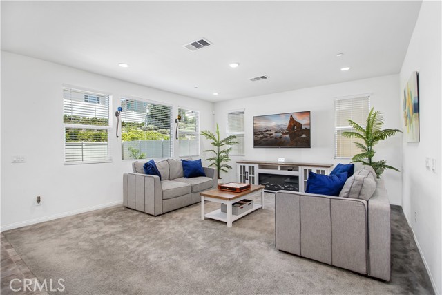 32172 Verbena Way, Temecula CA: https://media.crmls.org/medias/928db892-33ac-4449-bc0d-db41a232233b.jpg