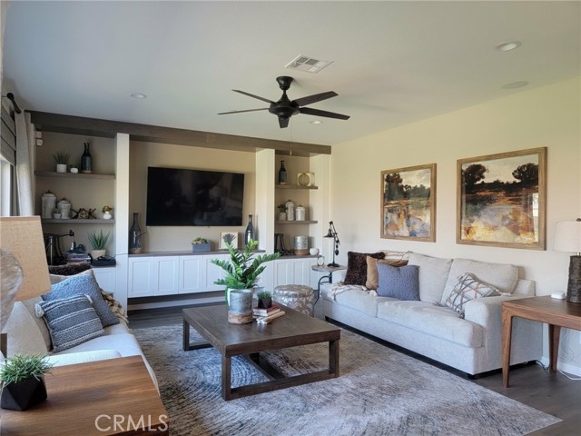 Detail Gallery Image 2 of 10 For 30790 Expedition Dr, Winchester,  CA 92596 - 4 Beds | 3/1 Baths