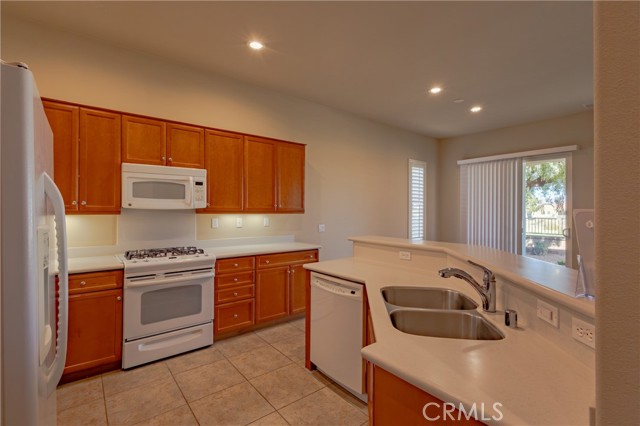 10301 Darby Road, Apple Valley CA: https://media.crmls.org/medias/928e9780-bb0e-4b44-b3f7-44120cf7b79b.jpg
