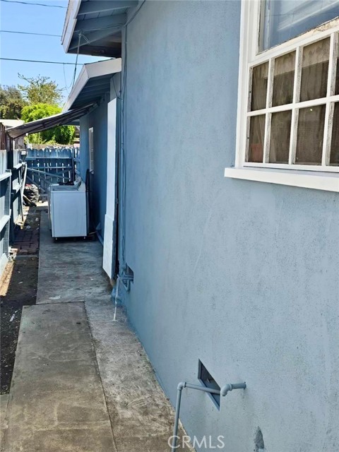 722 N Philadelphia Street, Anaheim CA: https://media.crmls.org/medias/928ea0c2-fe9d-4a36-a821-a255d0b7c0e0.jpg