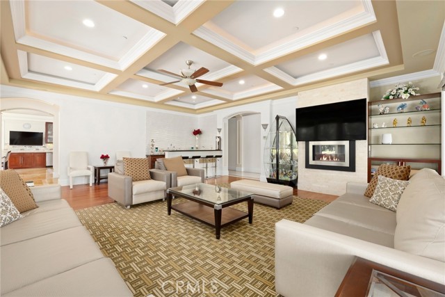 5092 Parkway Calabasas, Calabasas CA: https://media.crmls.org/medias/928f47fc-9403-491f-837b-443f75557288.jpg