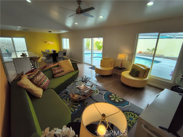 Detail Gallery Image 7 of 28 For 826 Arroyo Vista Dr, Palm Springs,  CA 92264 - 4 Beds | 1/1 Baths