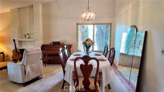 Detail Gallery Image 4 of 22 For 227 Burning Tree Dr, San Jose,  CA 95119 - 4 Beds | 2 Baths