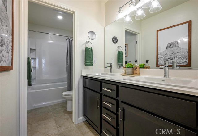 Detail Gallery Image 19 of 28 For 4649 Jema Way #3 B1,  Merced,  CA 95348 - 5 Beds | 3/1 Baths