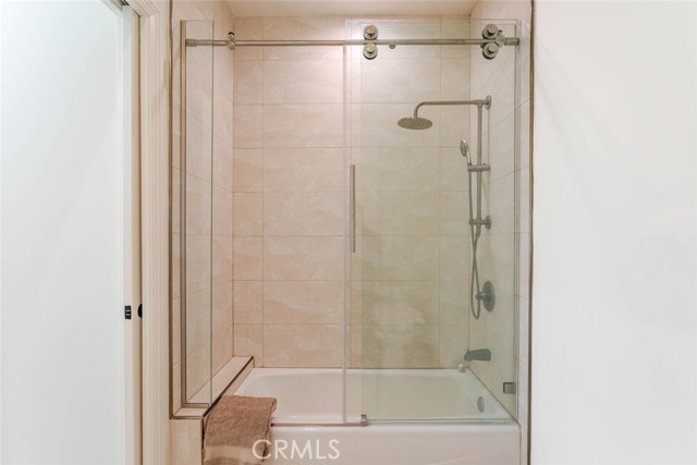 Detail Gallery Image 19 of 46 For 1598 Long Beach #407,  Long Beach,  CA 90813 - 2 Beds | 3 Baths