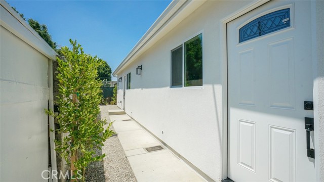 856 W 47th Street, Los Angeles CA: https://media.crmls.org/medias/9290a921-9426-429d-9c17-b4b337f0d246.jpg
