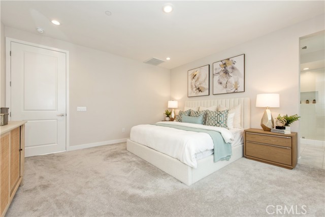 Image 27 of 43 For 220 Holliston