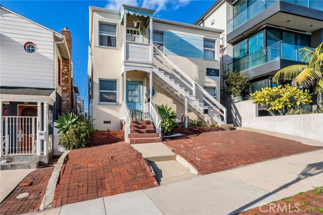 Detail Gallery Image 4 of 23 For 323 Marine Ave, Manhattan Beach,  CA 90266 - 5 Beds | 3 Baths