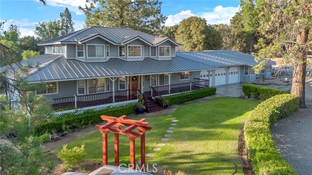 50711 Road 426, Oakhurst CA: https://media.crmls.org/medias/9291bf3e-26c4-4189-8dd9-550c3c08d60d.jpg