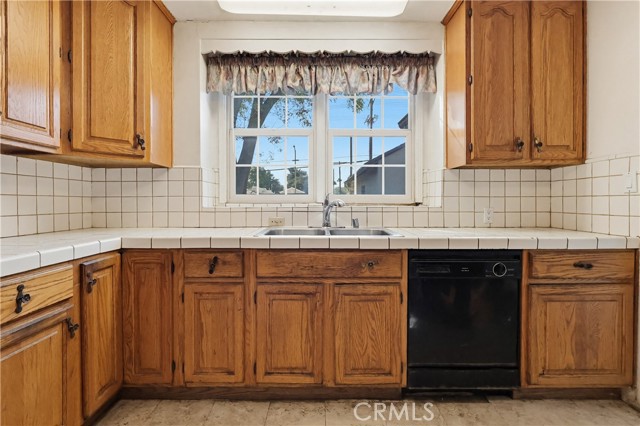 Detail Gallery Image 18 of 34 For 10314 Encino, Granada Hills,  CA 91344 - 4 Beds | 2 Baths