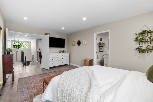 Detail Gallery Image 19 of 45 For 10214 Larwin Ave #3,  Chatsworth,  CA 91311 - 4 Beds | 3 Baths