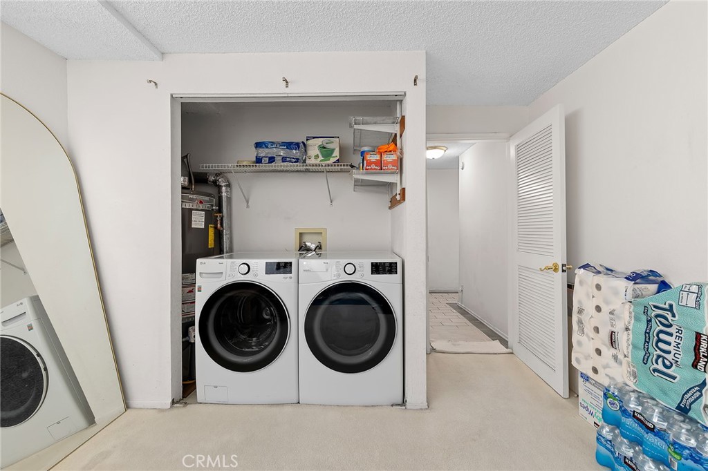 https://media.crmls.org/medias/9292ca2a-41f1-4f84-bf50-3b4b1725e625.jpg?preset=X-Large