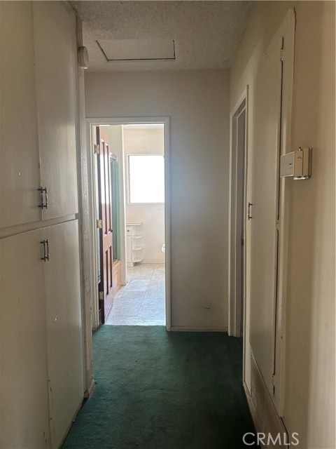 9001 KESTER AVE, Panorama City CA: https://media.crmls.org/medias/92934df8-163b-4882-866d-fadd9675a331.jpg