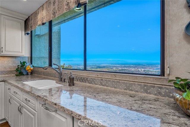 Detail Gallery Image 14 of 48 For 29711 Grandpoint Lane, Rancho Palos Verdes,  CA 90275 - 4 Beds | 4/1 Baths