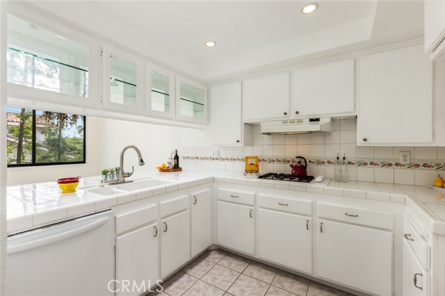 5987 Peacock Ridge, Rancho Palos Verdes CA: https://media.crmls.org/medias/9296bb3d-529f-4dba-bab2-427d9a4357e7.jpg
