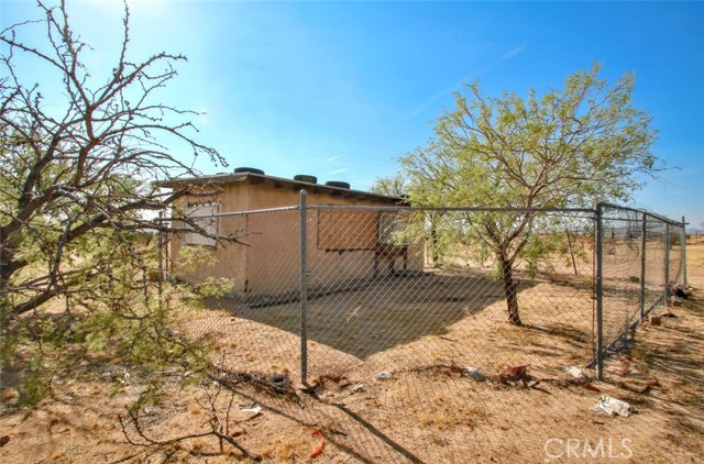 Detail Gallery Image 7 of 45 For 62105 Moon Dr, Joshua Tree,  CA 92252 - 1 Beds | 2 Baths