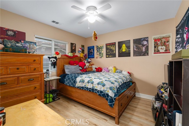 8011 Sea Salt Avenue, Fontana CA: https://media.crmls.org/medias/9298da7a-869a-4d07-834a-50c9f5df7eb5.jpg