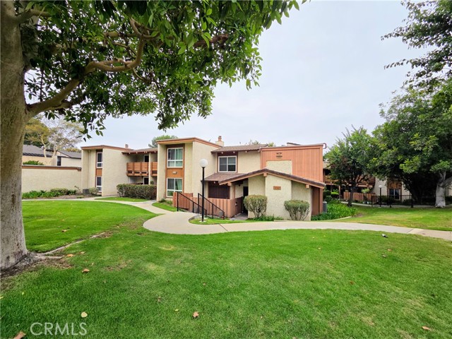 Detail Gallery Image 1 of 34 For 3701 Country Club Dr #3,  Long Beach,  CA 90807 - 2 Beds | 1/1 Baths