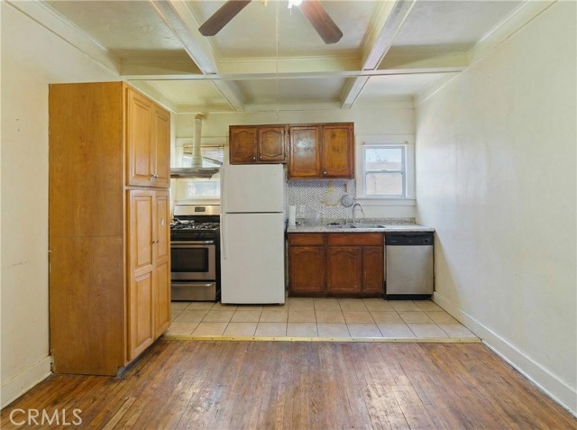 Detail Gallery Image 21 of 57 For 608 W 52nd, Los Angeles,  CA 90037 - 3 Beds | 2 Baths