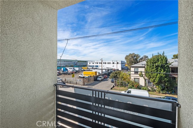Detail Gallery Image 8 of 17 For 1822 S Orchard Ave #1822,  Los Angeles,  CA 90006 - 5 Beds | 5 Baths