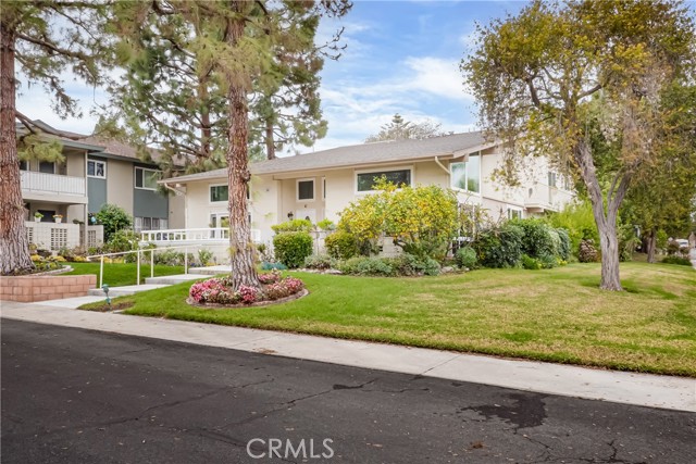 32 Calle Aragon #B, Laguna Woods, CA 92637