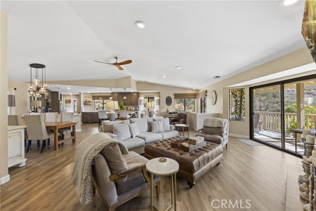 Detail Gallery Image 13 of 70 For 2103 Margarita Glen, Fallbrook,  CA 92028 - 6 Beds | 3/2 Baths