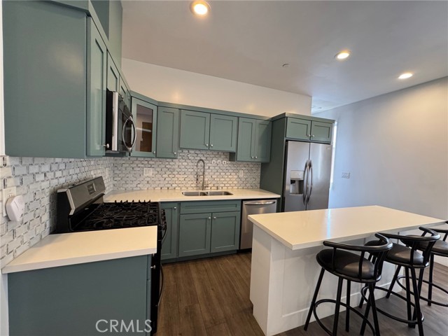 1737 1/2 Magnolia Avenue, Los Angeles CA: https://media.crmls.org/medias/929b7d74-6c16-4fde-9c5c-82cd4c47caba.jpg