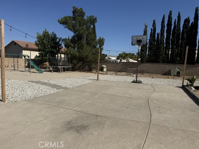 https://media.crmls.org/medias/929ce455-9e75-4657-9988-f6782db17264.jpg?preset=X-Large
