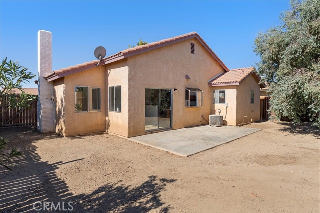 3519 San Jacinto Avenue, Rosamond CA: https://media.crmls.org/medias/929d0938-c2dd-4ef6-ac8f-38c978efccc8.jpg