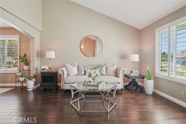 Detail Gallery Image 4 of 58 For 21159 via Noriega, Yorba Linda,  CA 92887 - 4 Beds | 3 Baths