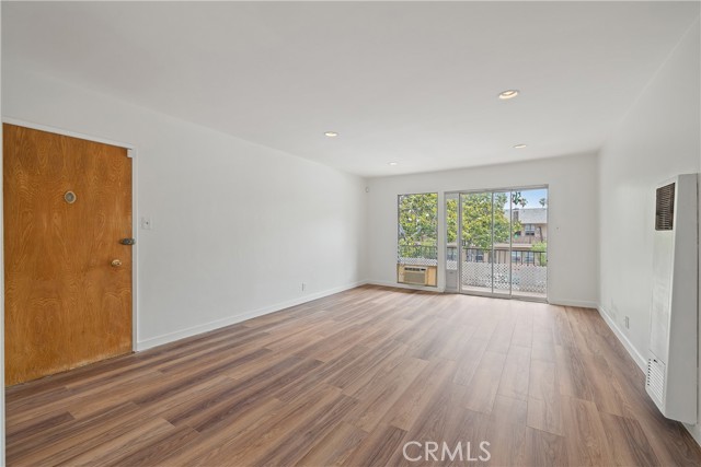 Detail Gallery Image 4 of 34 For 1273 E Appleton St #4,  Long Beach,  CA 90802 - 1 Beds | 1 Baths