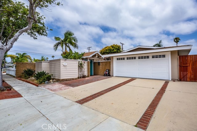 666 Darrell St, Costa Mesa, CA 92627