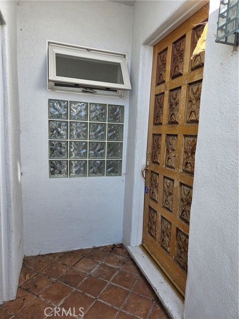 Detail Gallery Image 4 of 9 For 2211 Ridgemont, Los Angeles,  CA 90046 - 3 Beds | 2 Baths