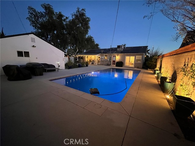 Detail Gallery Image 28 of 37 For 20933 Hemmingway St, Canoga Park,  CA 91304 - 4 Beds | 3 Baths