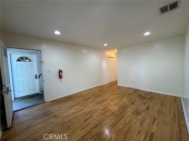 Detail Gallery Image 3 of 14 For 1372 W 36th St, Los Angeles,  CA 90007 - 1 Beds | 1 Baths