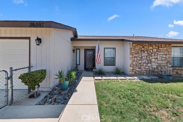 Detail Gallery Image 1 of 26 For 26597 Columbia St., Hemet,  CA 92544 - 3 Beds | 2 Baths