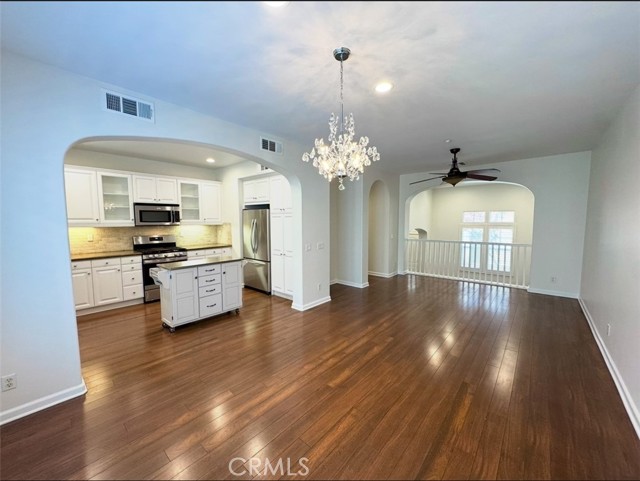 Detail Gallery Image 2 of 16 For 4441 Owens St #102,  Corona,  CA 92883 - 2 Beds | 2/1 Baths