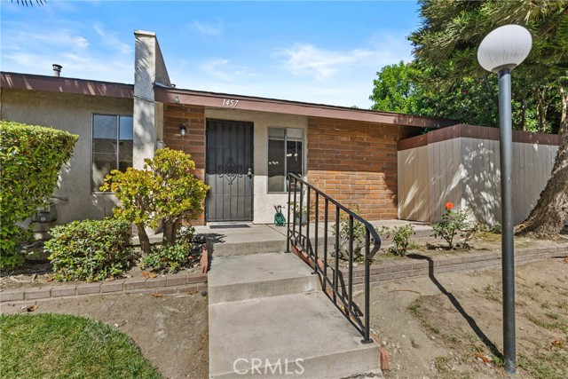1457 Fredericks Lane, Upland CA: https://media.crmls.org/medias/92a027af-cd1a-4a48-95b4-b3cf749defd6.jpg