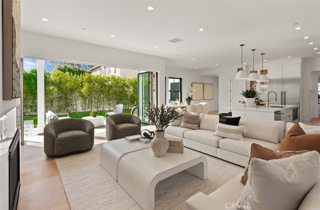 MLS #OC25257066 image #9