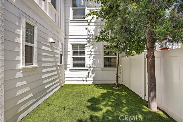 19 Rinehart Road, Ladera Ranch CA: https://media.crmls.org/medias/92a17284-8f93-440e-ae49-90765293db94.jpg