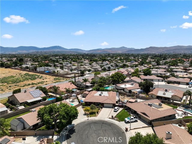 Detail Gallery Image 4 of 37 For 823 Sandwagon Cir, Hemet,  CA 92544 - 4 Beds | 2 Baths