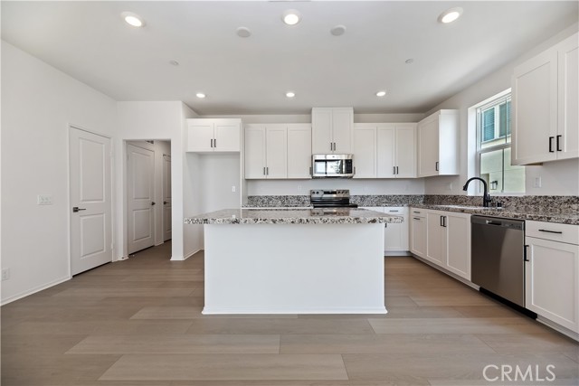 16125 Linden Lane, Chino CA: https://media.crmls.org/medias/92a1889b-ce1d-46af-9596-5767a6dcb292.jpg